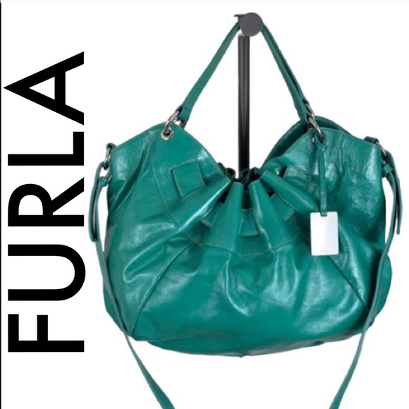Furla Handbags - 👑 FURLA LARGE PATENT SHOULDER / CROSSBODY 💯AUTH